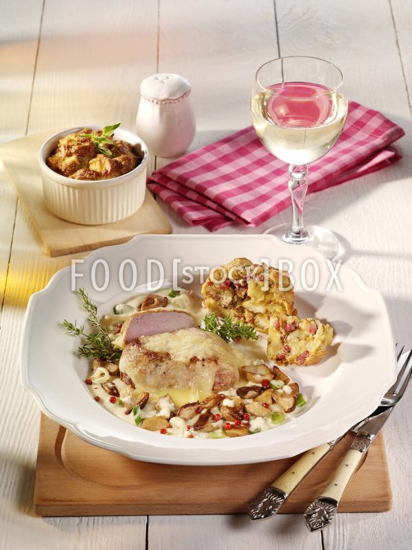 Medaillons mit Laugenknödel-Soufflé