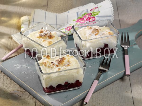 Milchreisauflauf auf Cranberry-Kompott