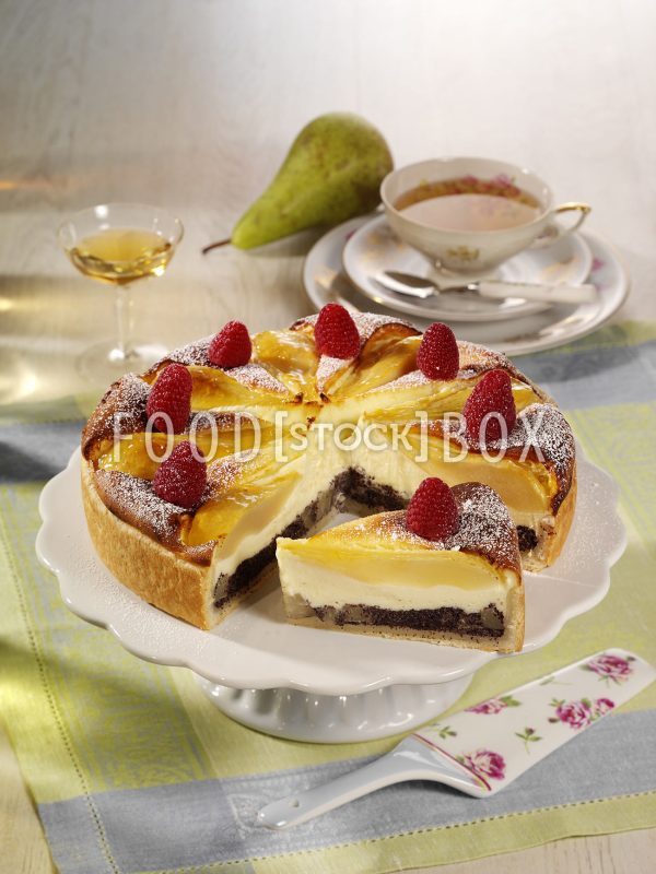 Mohn-Käse-Kuchen mit Birnen
