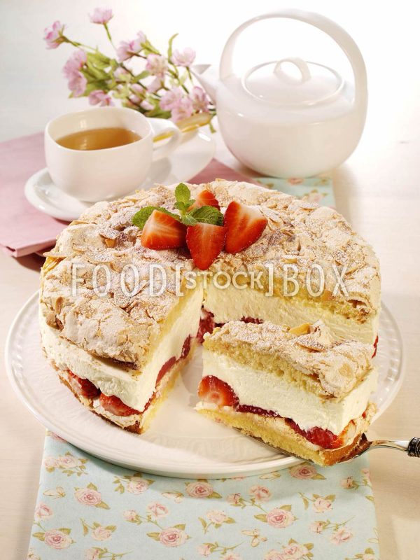 Mandel-Baiser-Torte