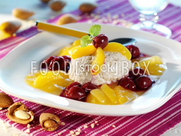 Mandel-Reis-Creme mit frischen Früchten