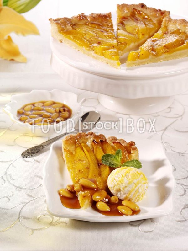 Mangotarte mit Nuss-Karamellsauce