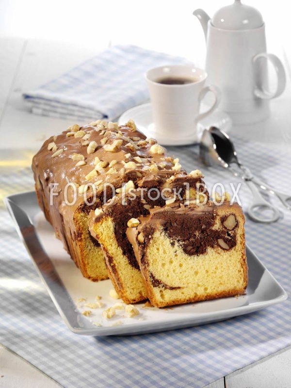 Marmorkuchen mit Nüssen