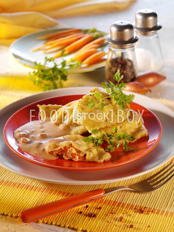 Maultaschen mit Speck-Füllung