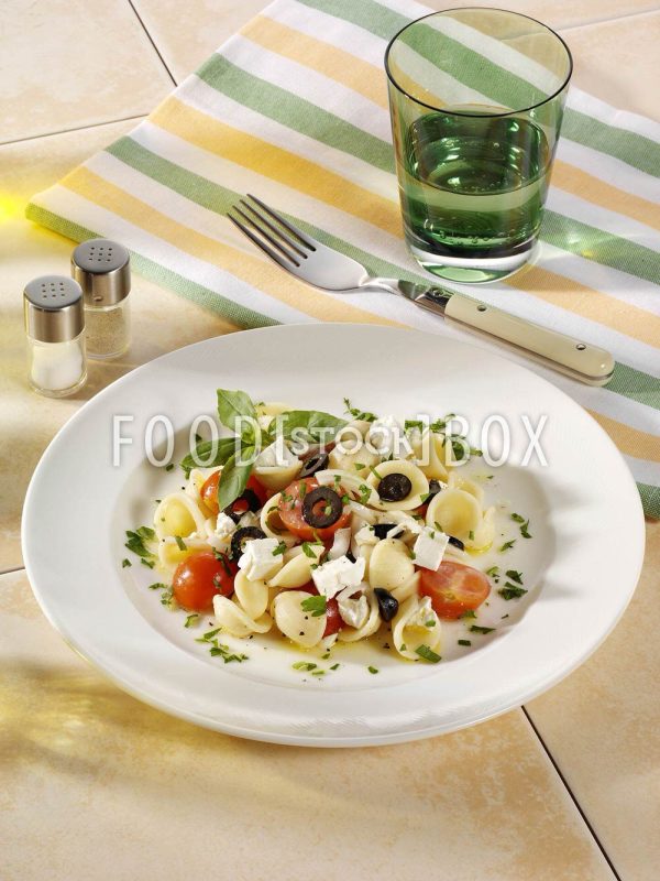 Mediterraner Nudelsalat 2
