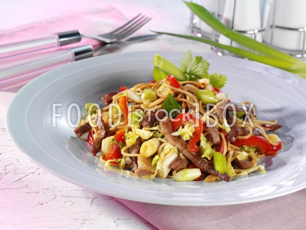 Nudeln mit Rindfleisch 2