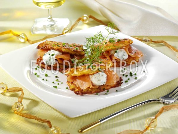 Mini-Reibekuchen mit Lachs