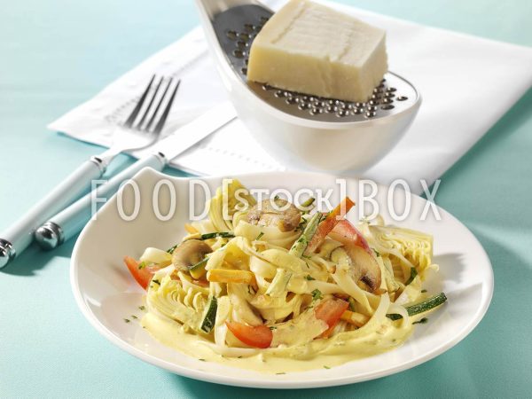 Nudel-Gemüse-Pfanne mit Champignons 2