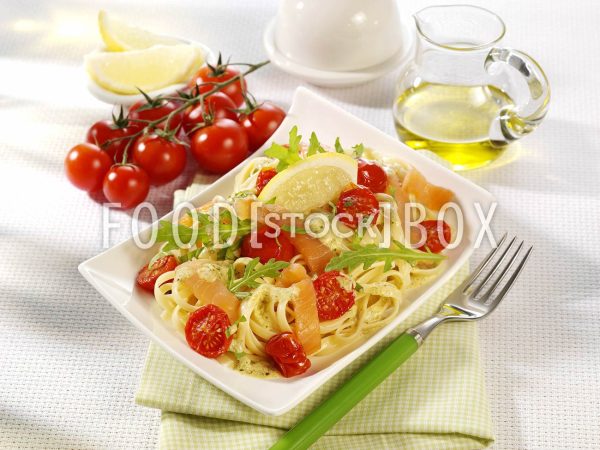 Nudeln mit Lachs und Tomaten 2