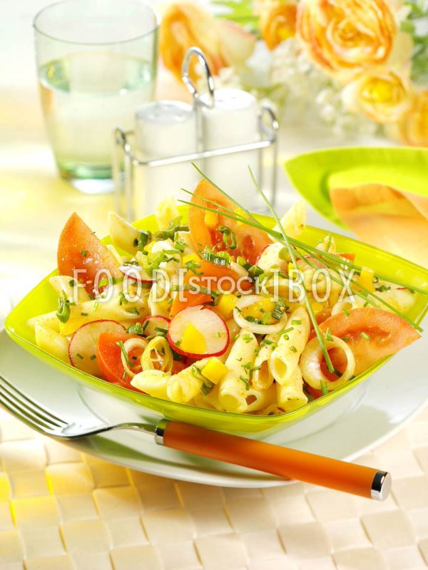 Nudelsalat mit Kirschtomaten