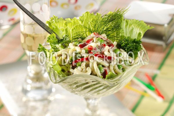 Nudelsalat mit Mayonnaise