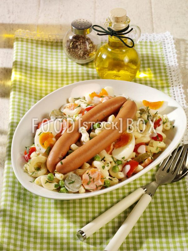 Nudelsalat mit Erbsen