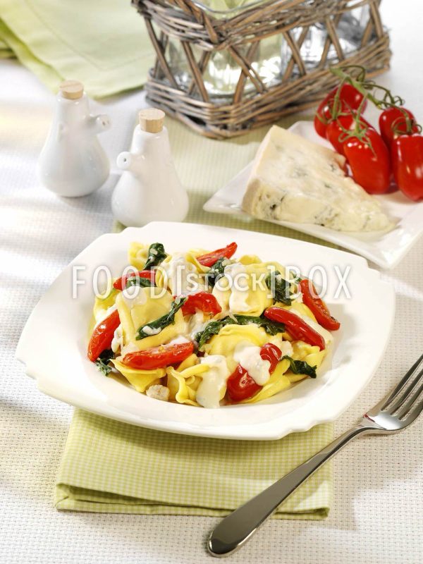 Nudeltaschen mit Spinatsauce 2