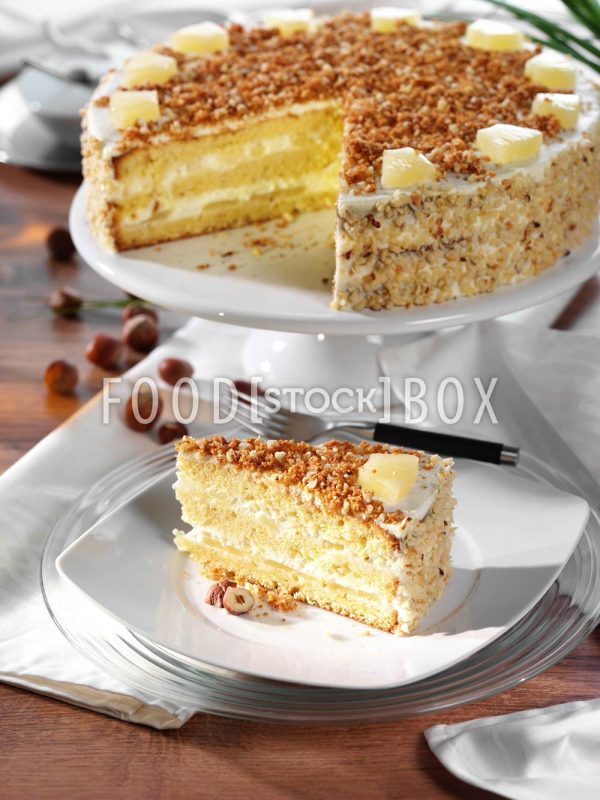 Nuss-Ananas-Torte