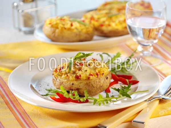 Ofenkartoffeln mit Parmesan-Paprikafüllung
