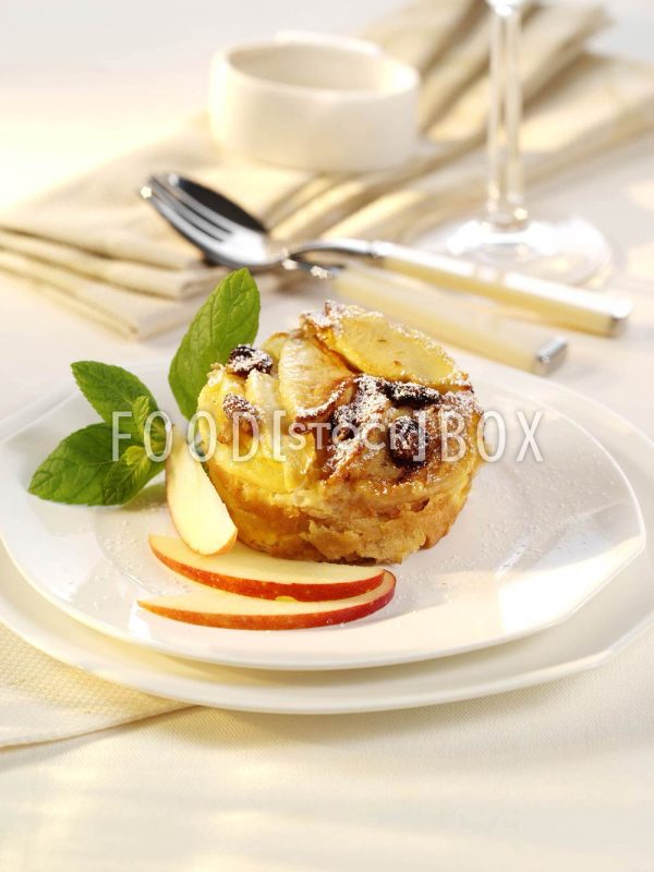 Ofenschlupfer mit Apfel und Rosinen