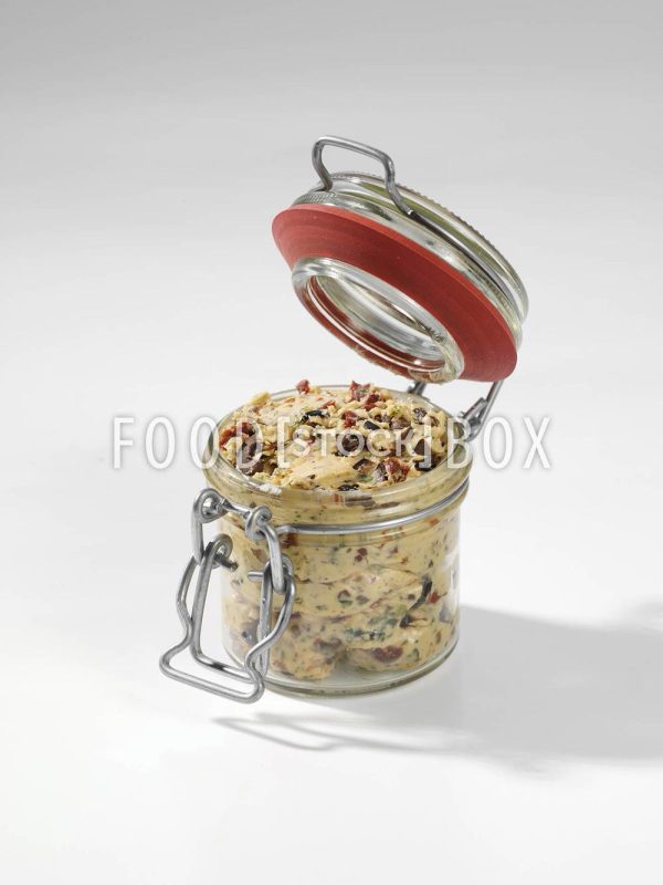 Oliven-Tomaten-Butter