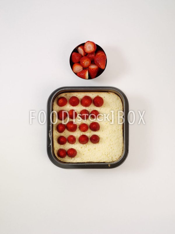 Oster-Erdbeer-Torte Step 3