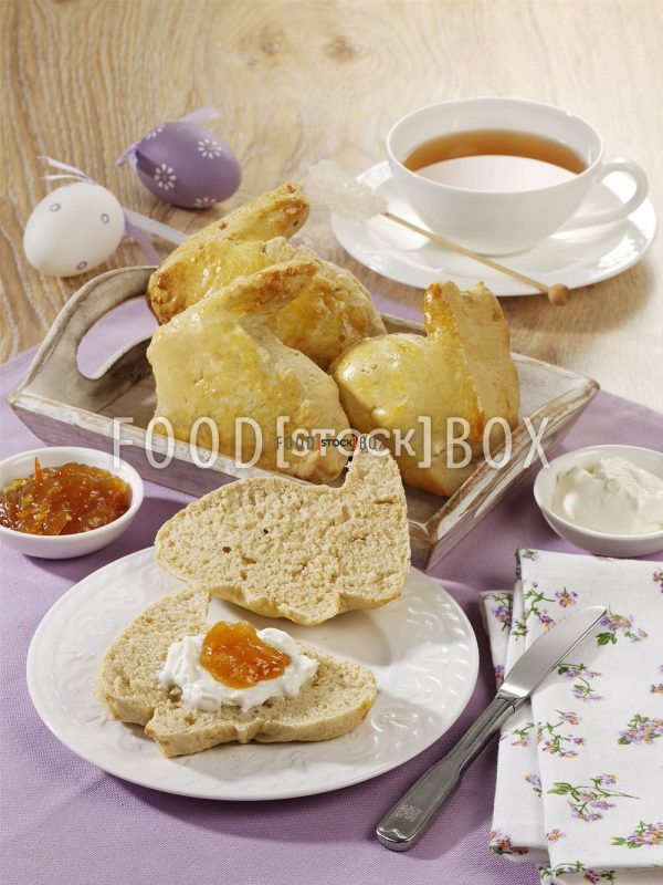 Osterhasen-Scones mit Buttermlich 1