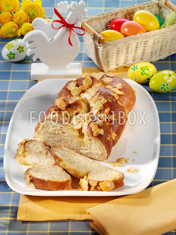 Osterzopf-Bienenstich