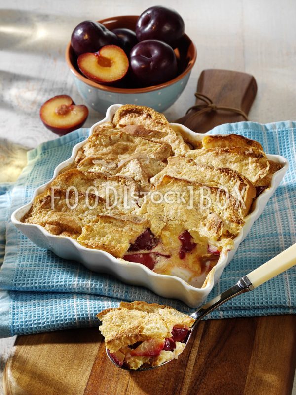 Pflaumen-Brioche-Auflauf
