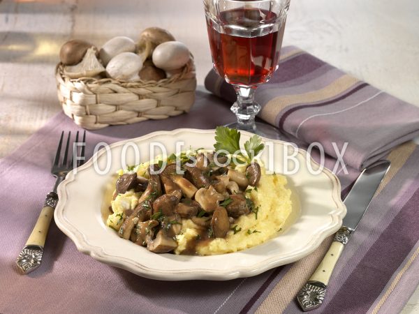 Pilz-Ragout mit Polenta