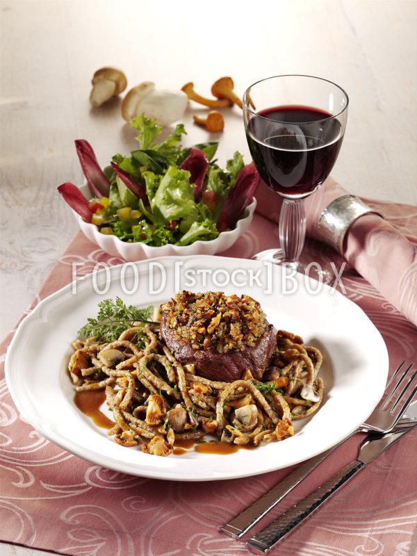 Pilzspätzle mit überbackenem Steak
