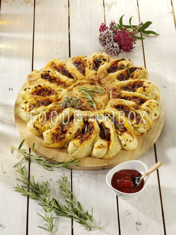 Pizza-Sonne mit Hackfleisch