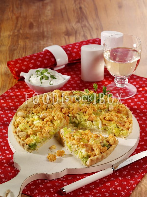 Porreetarte mit Parmesanstreuseln