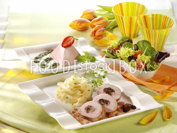 Erdbeerparfait mit süßem Pesto 2