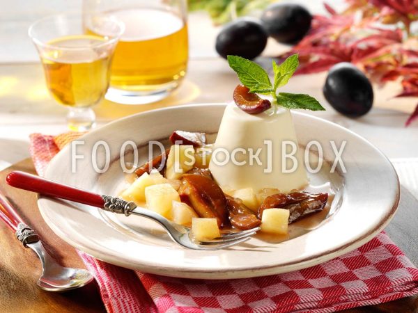 Panna Cotta mit Pflaumen