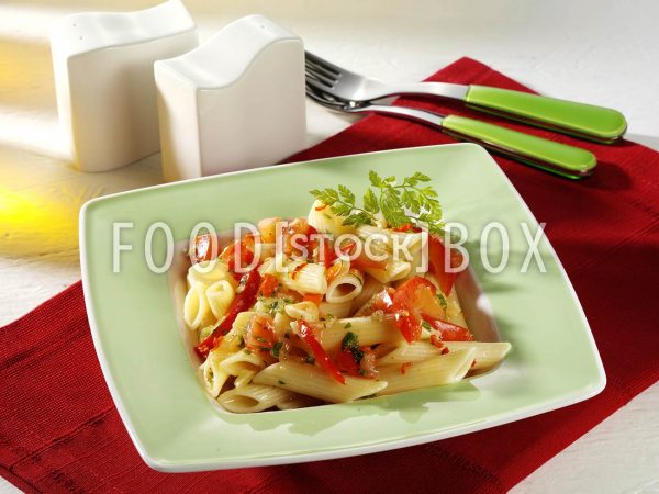 Penne in feuriger Sauce mit Fleischtomaten