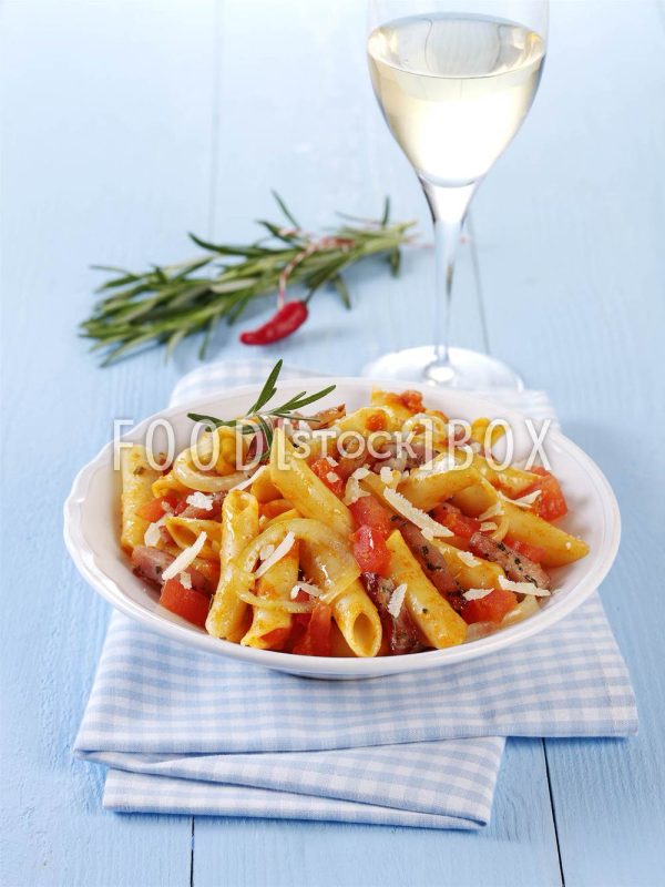 Penne mit Speck und Chili