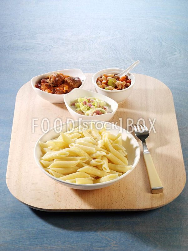 Penne mit Fleischklößchen