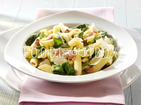 Penne mit Spinat