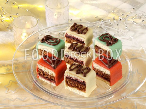 Petit Four 1