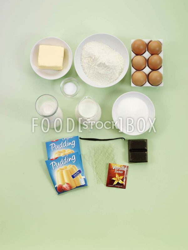 Profiteroles-Torte mit Schokoguss Step 1