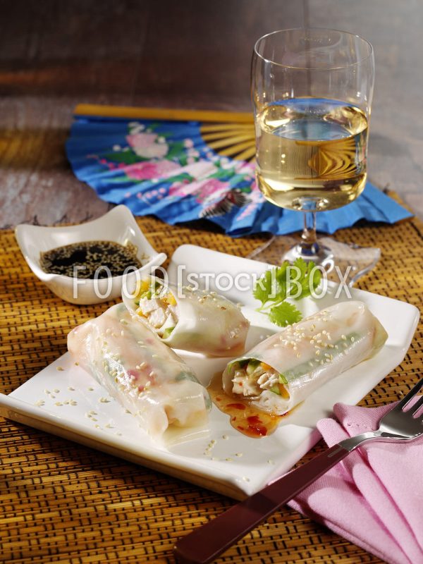 Reispapierrollen mit Soja-Dip