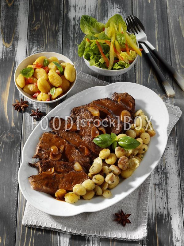 Rinderbraten in Vin Santo