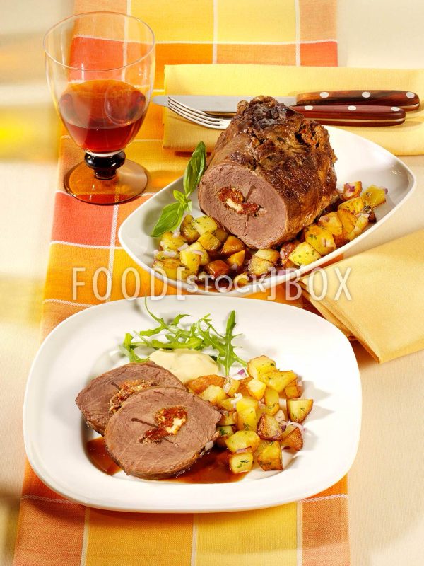 Rinderrollbraten mit Schafskäse-Füllung