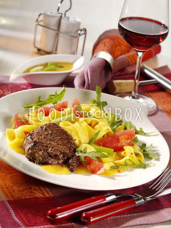 Rindersteaks mit Mangonudeln 1