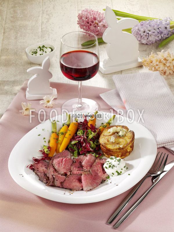 Roastbeef mit Kartoffel-Käsekuchen mit Radicchio