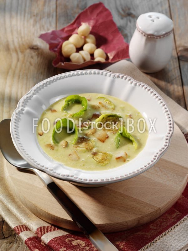 Rosenkohlsuppe mit Kokos