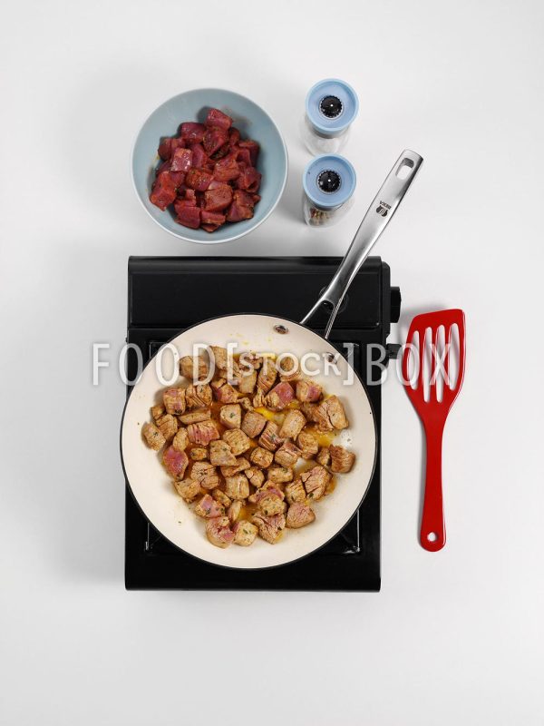 Rucolasalat mit Kichererbsen, Tomaten und Schweinefleisch   Step 4