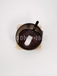 Sahne-Erdbeer-Torte  Step  4