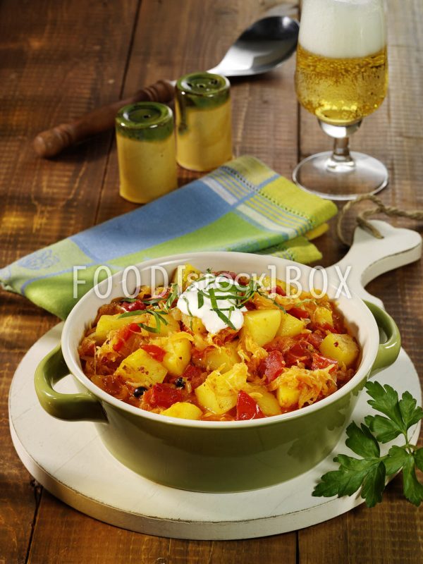 Deftiger Sauerkraut-Eintopf