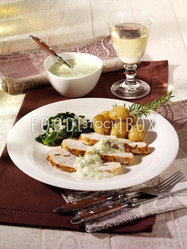 Putenbrust mit Kräuter-Eier-Sauce / Salzarm