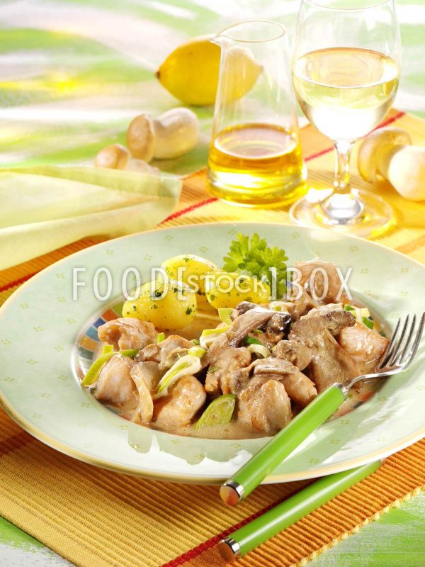Puteneintopf mit Steinpilzen