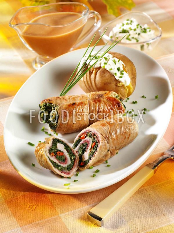Putenröllchen mit Spinat-Knoblauch-Füllung