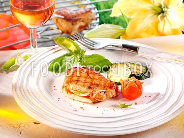 Putensteaks mit Tomate-Mozzarella